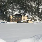 Schoenauer Hof 3* Bach (Tyrol)