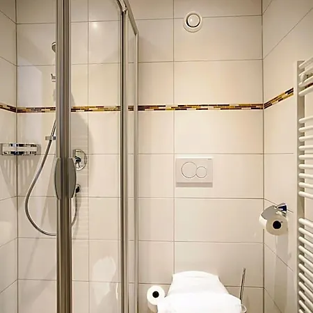 Schoenauer Hof מלון 3*