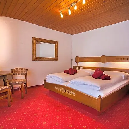 Schoenauer Hof 3*