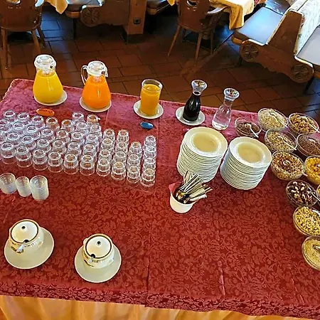 Schoenauer Hof מלון 3*