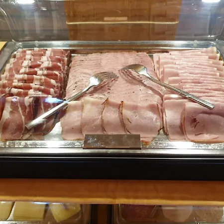 铄挪尔霍夫酒店 3*