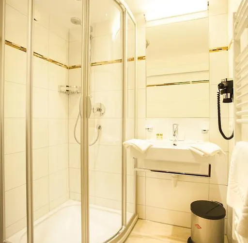 Schoenauer Hof Hotel Bach (Tyrol)